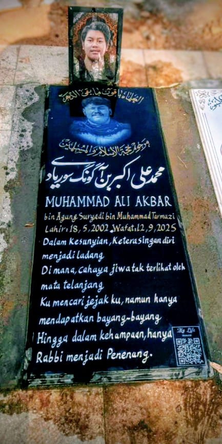 ALI AKBAR - BATU NISAN
